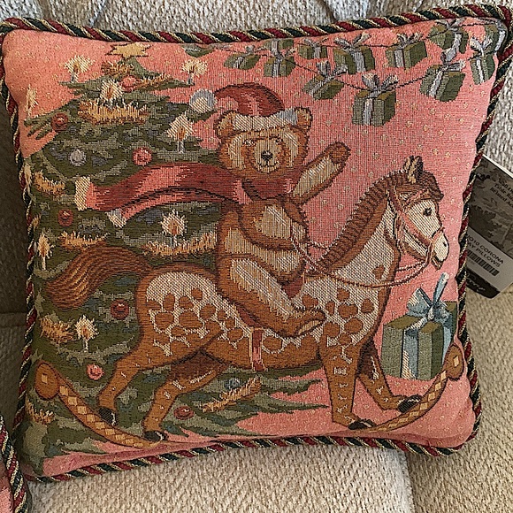 Corona Decor French-Woven Christmas Holiday Decorative Pillows, set of 2 - Picture 3 of 9